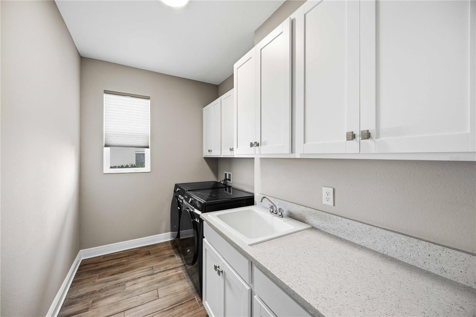 4745 Antrim Dr Property Photo 11