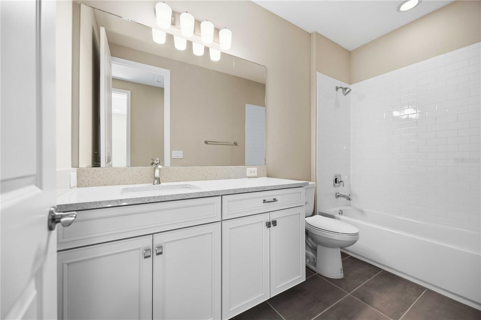 4745 Antrim Dr Property Photo 25