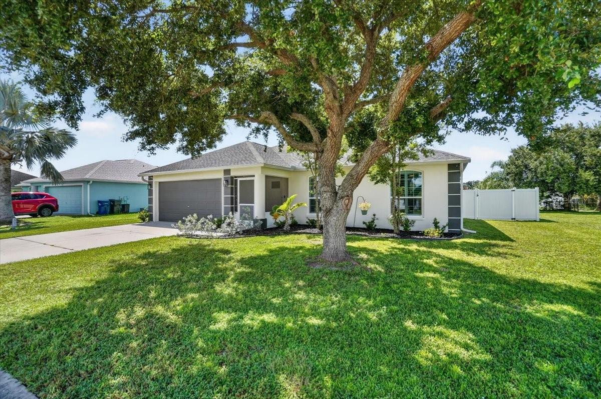 5815 33rd Dr E Property Photo 2