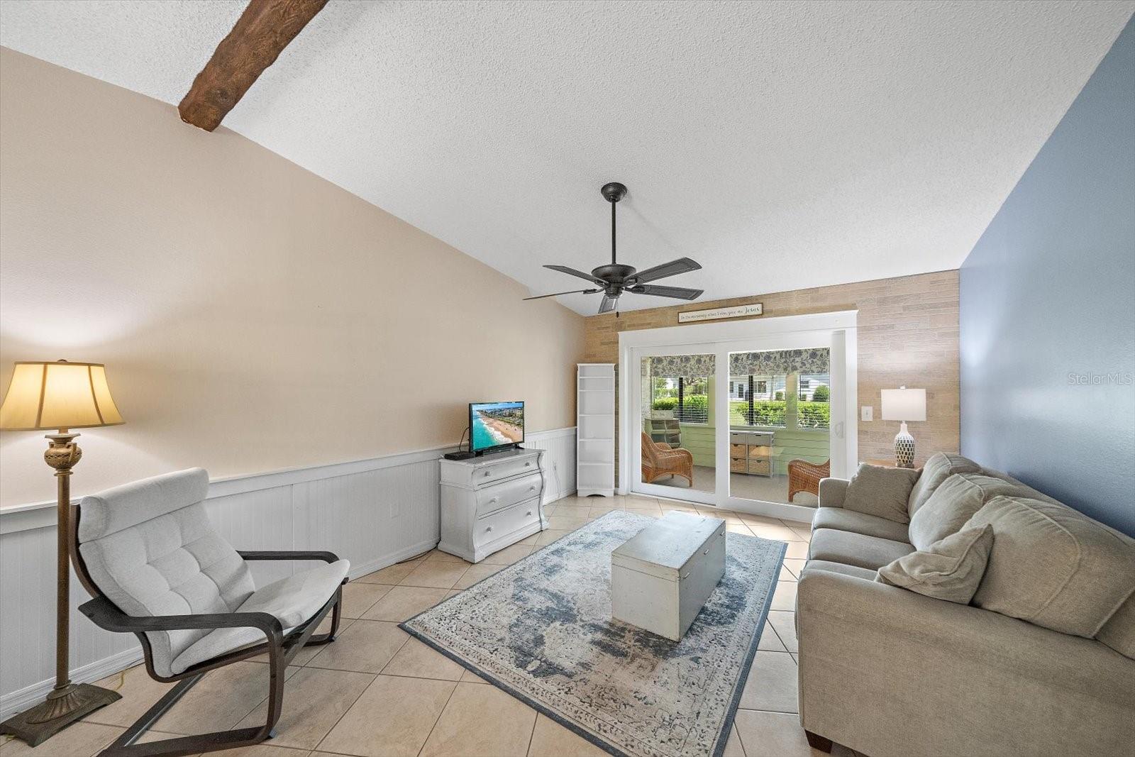1205 56th St W Property Photo 3
