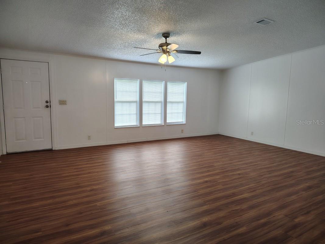 19009 Us Highway 301 N Property Photo 10