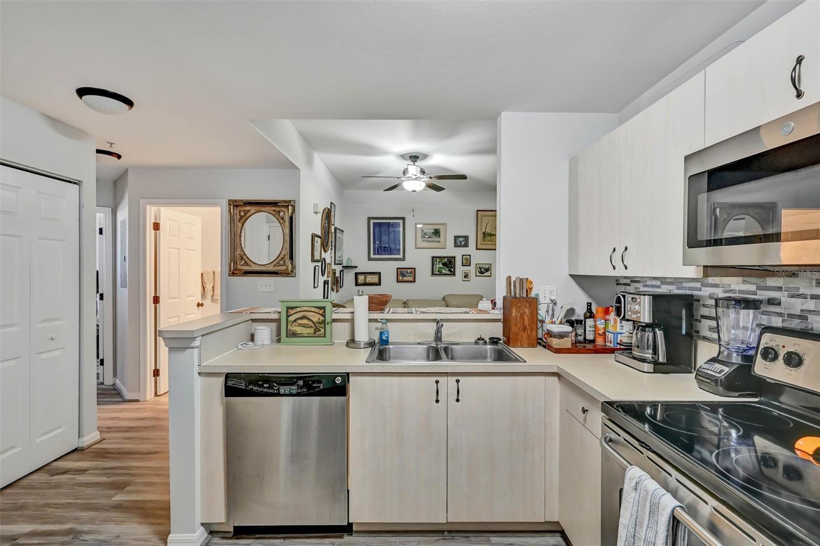 15441 Bellamar Cir #1113 Property Photo 8