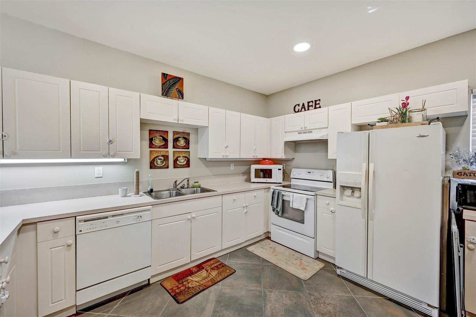 15441 Bellamar Cir #1113 Property Photo 36