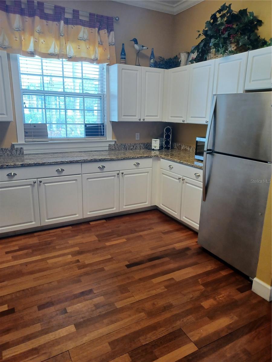 5570 Rosehill Rd #102 Property Photo 12