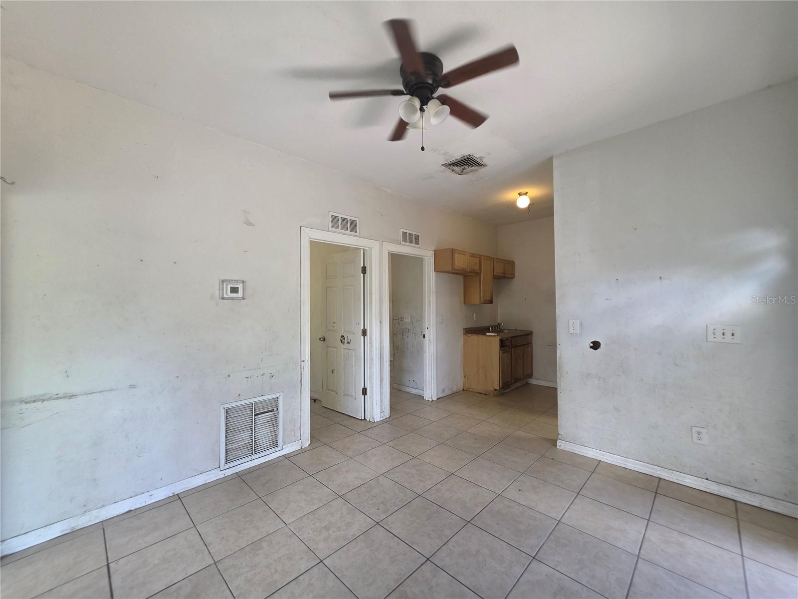 1222 17th St W Property Photo 7