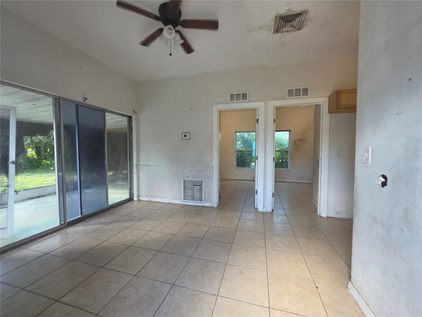 1222 17th St W Property Photo 9