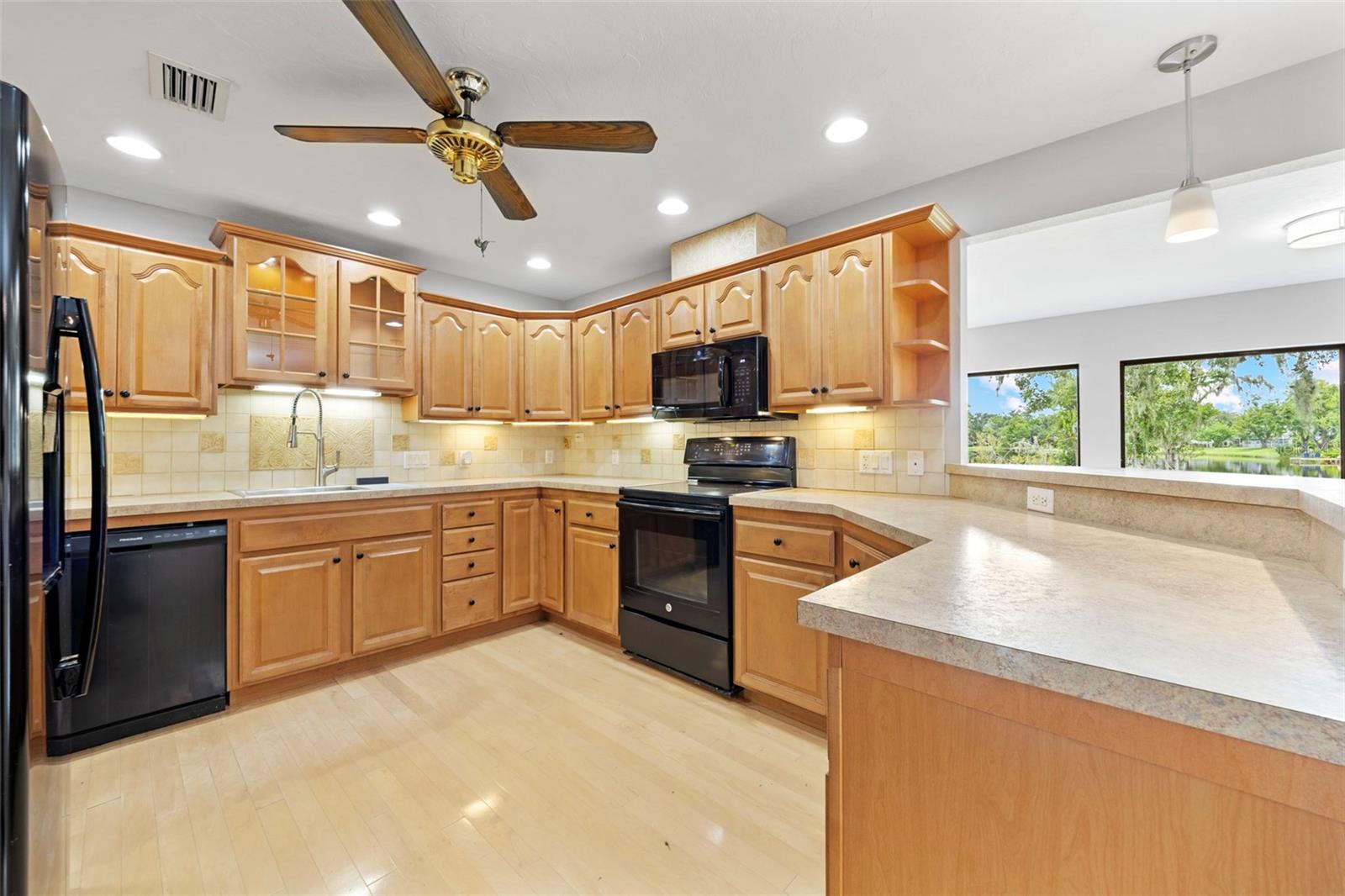 8006 Oak Dr Property Photo 14
