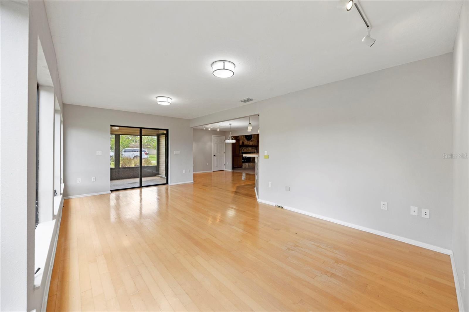8006 Oak Dr Property Photo 16