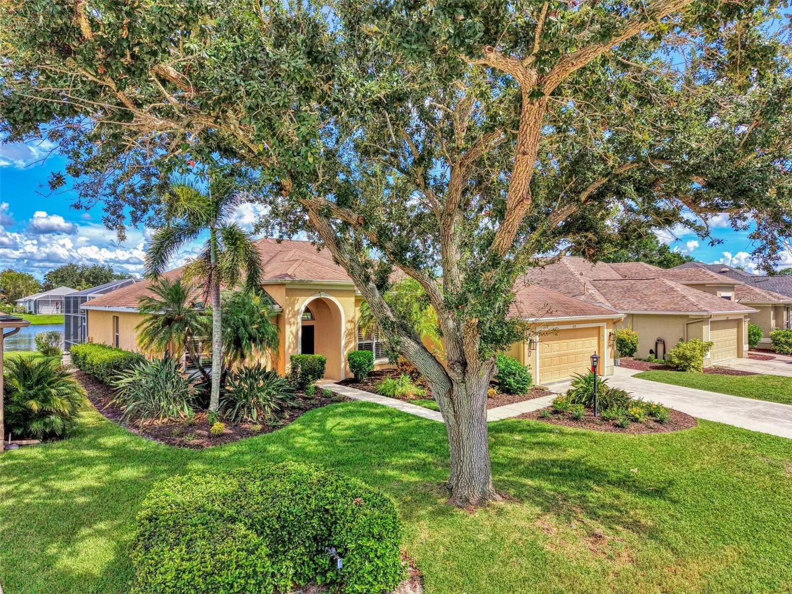 6721 Carlyle Ln Property Photo 1
