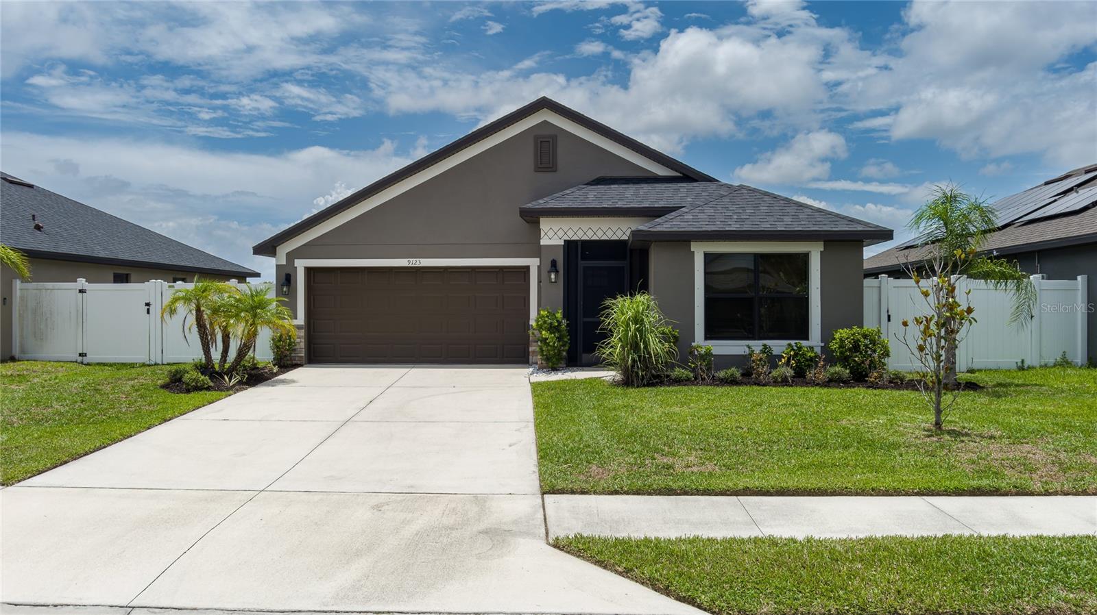 9123 46th Ct E Property Photo 1