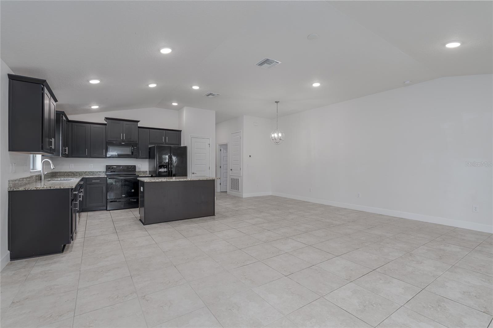 9123 46th Ct E Property Photo 2