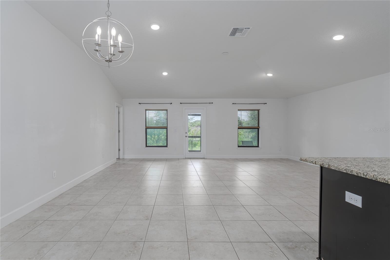 9123 46th Ct E Property Photo 6