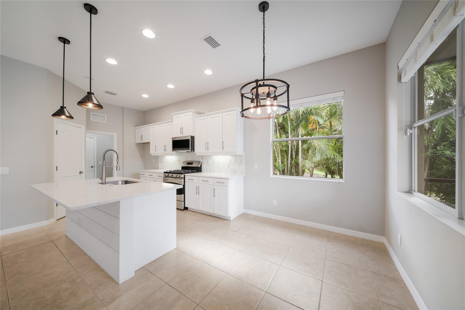 4804 Boston Common Gln Property Photo 2