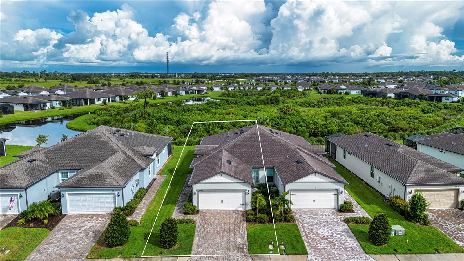 10641 Spring Tide Way Property Photo 8