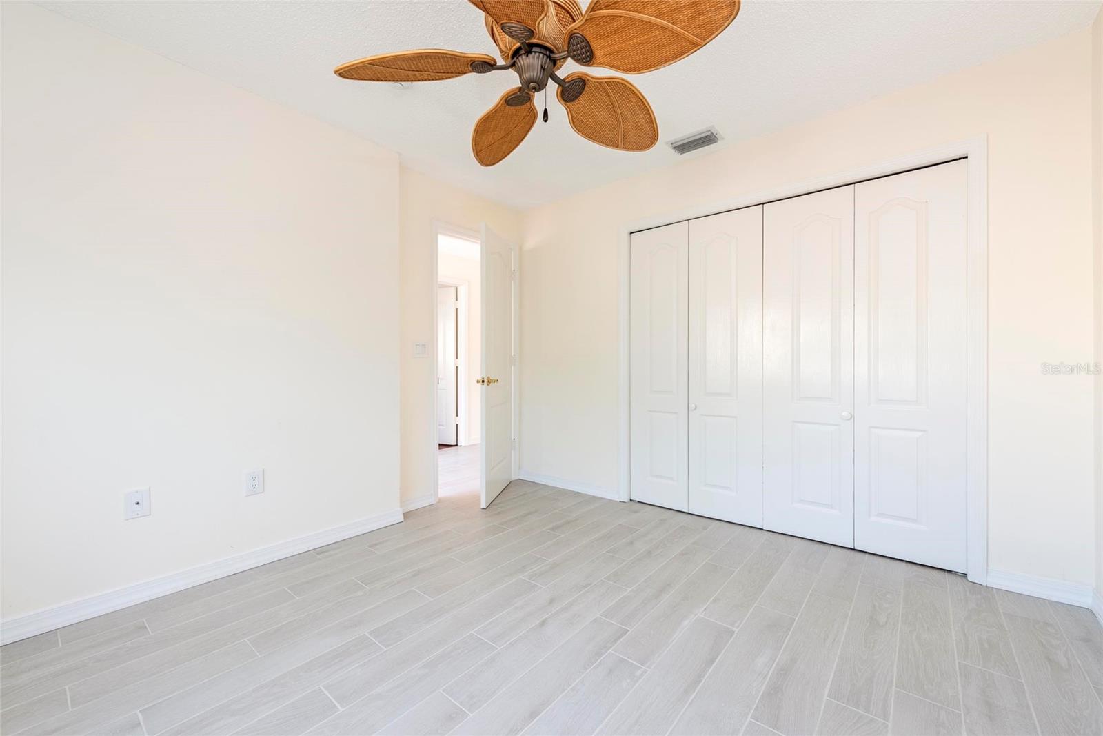 870 Hudson Ave #870 Property Photo 12