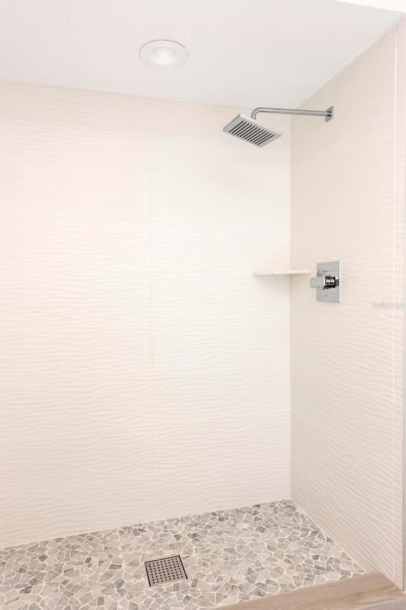 870 Hudson Ave #870 Property Photo 16