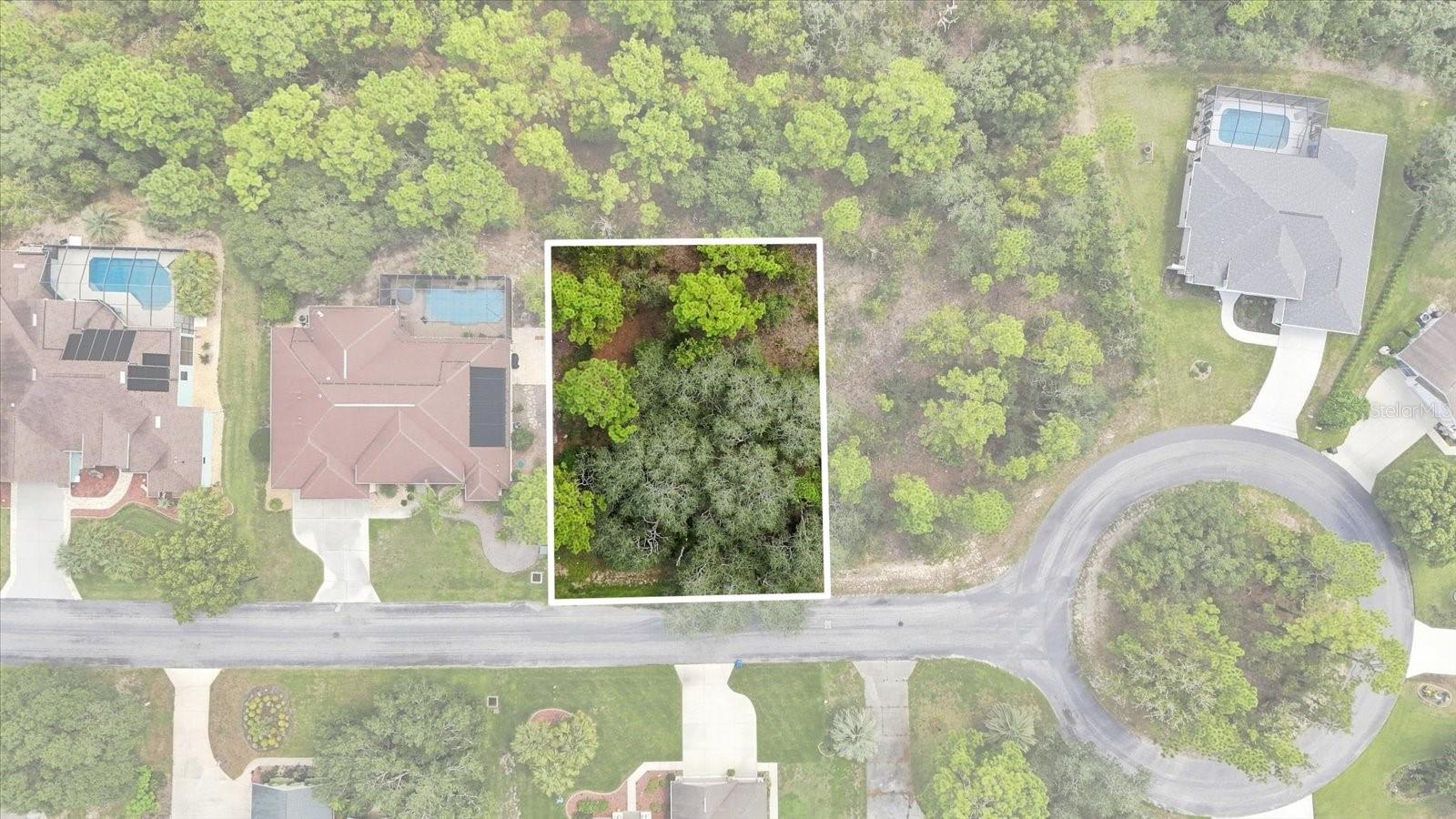 7 Honeysuckle Ct S Property Photo 2