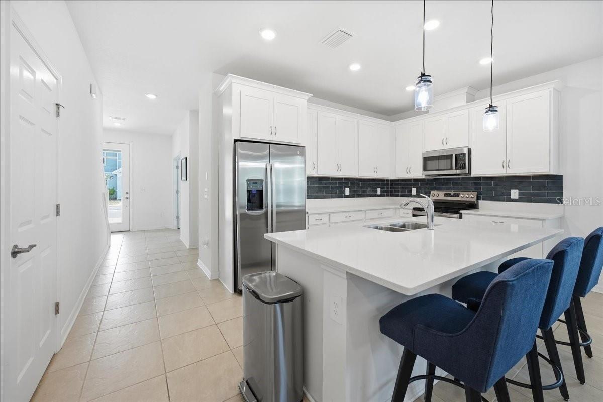 1872 Stern Ln Property Photo 3