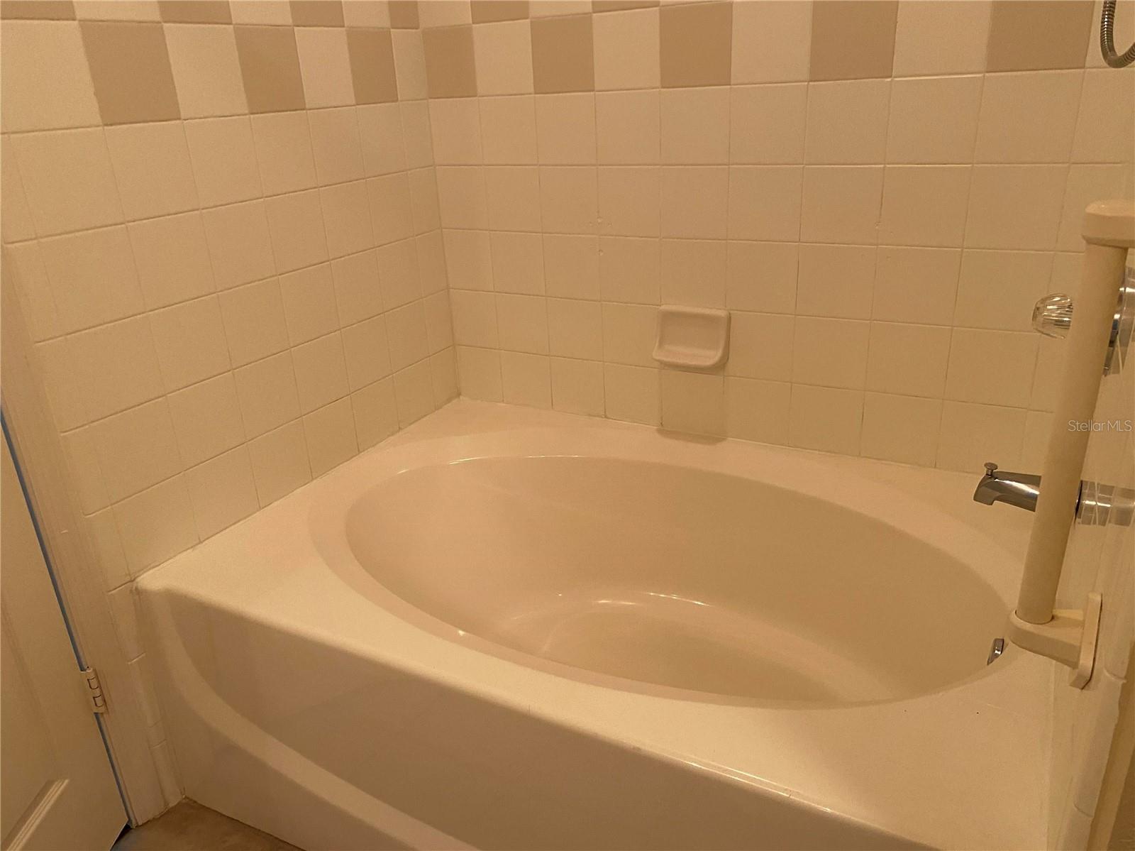 5550 Rosehill Rd #102 Property Photo 9