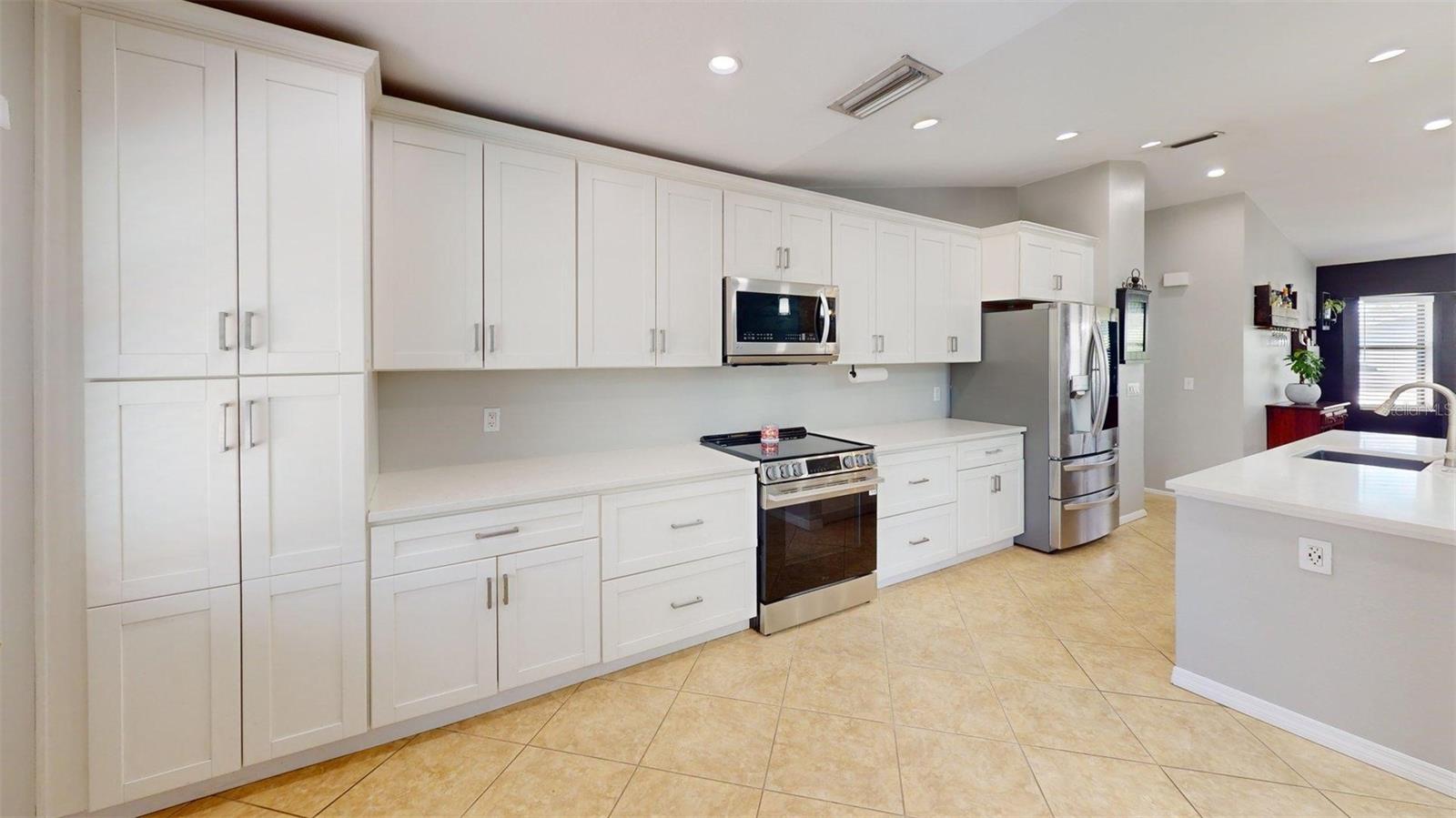 2461 Gold Oak Ct E Property Photo 7