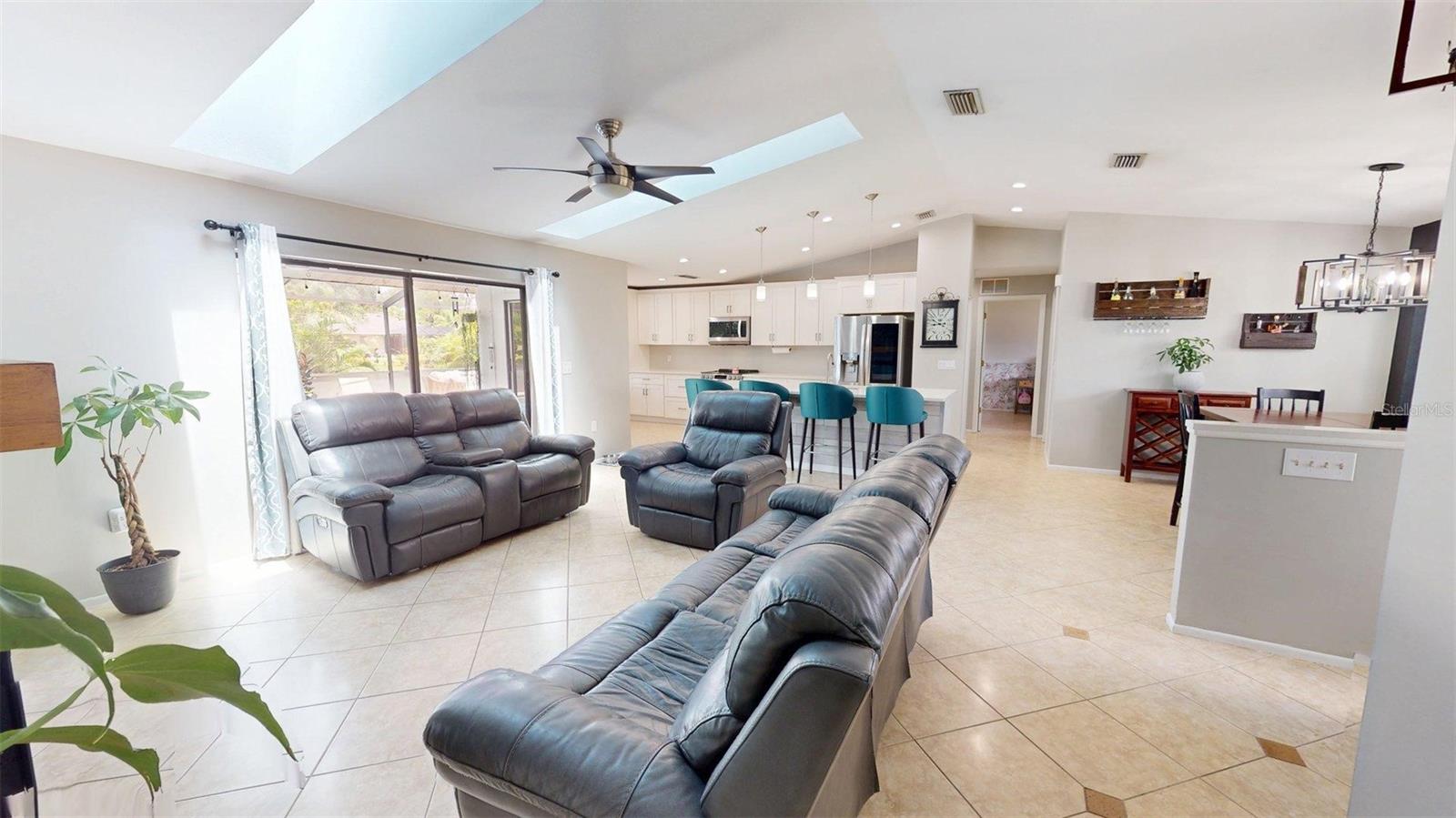 2461 Gold Oak Ct E Property Photo 8