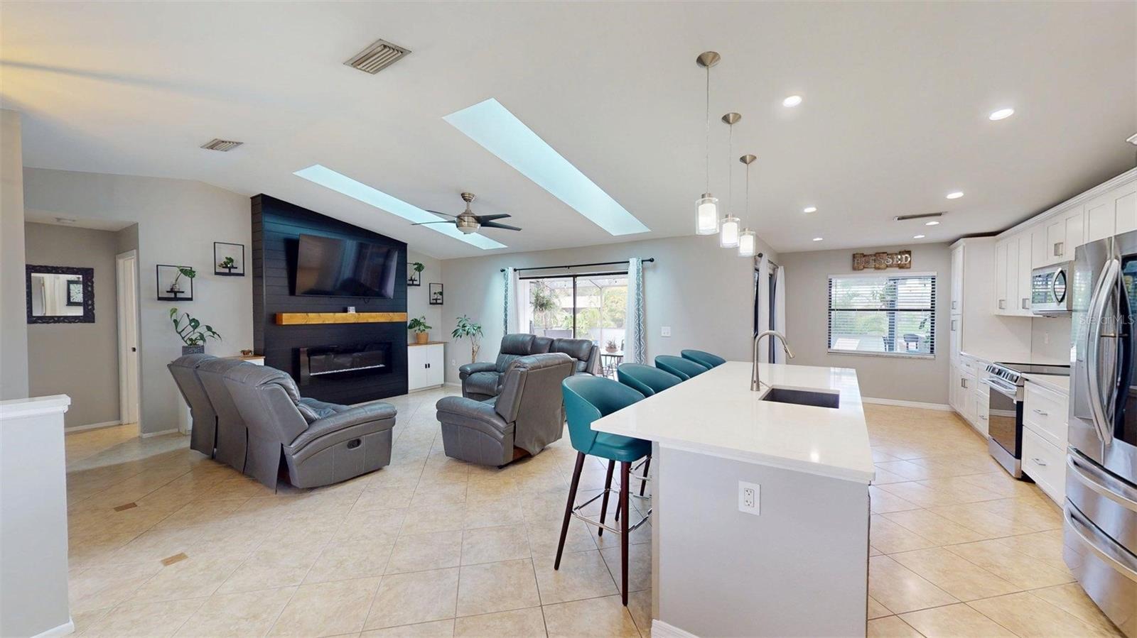 2461 Gold Oak Ct E Property Photo 10