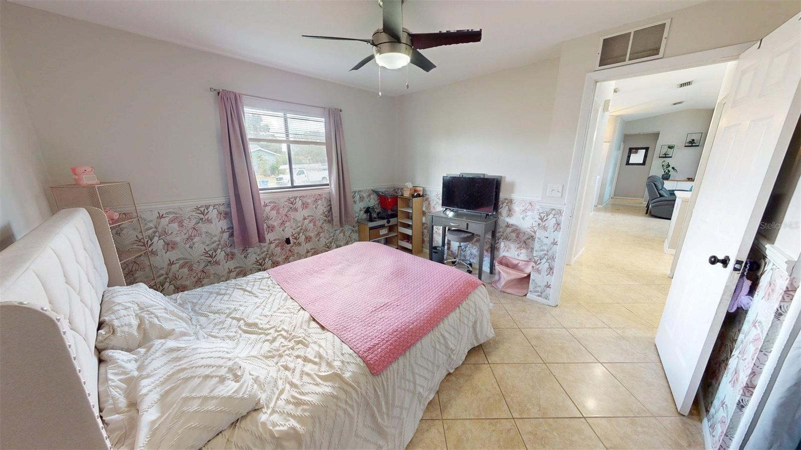 2461 Gold Oak Ct E Property Photo 17