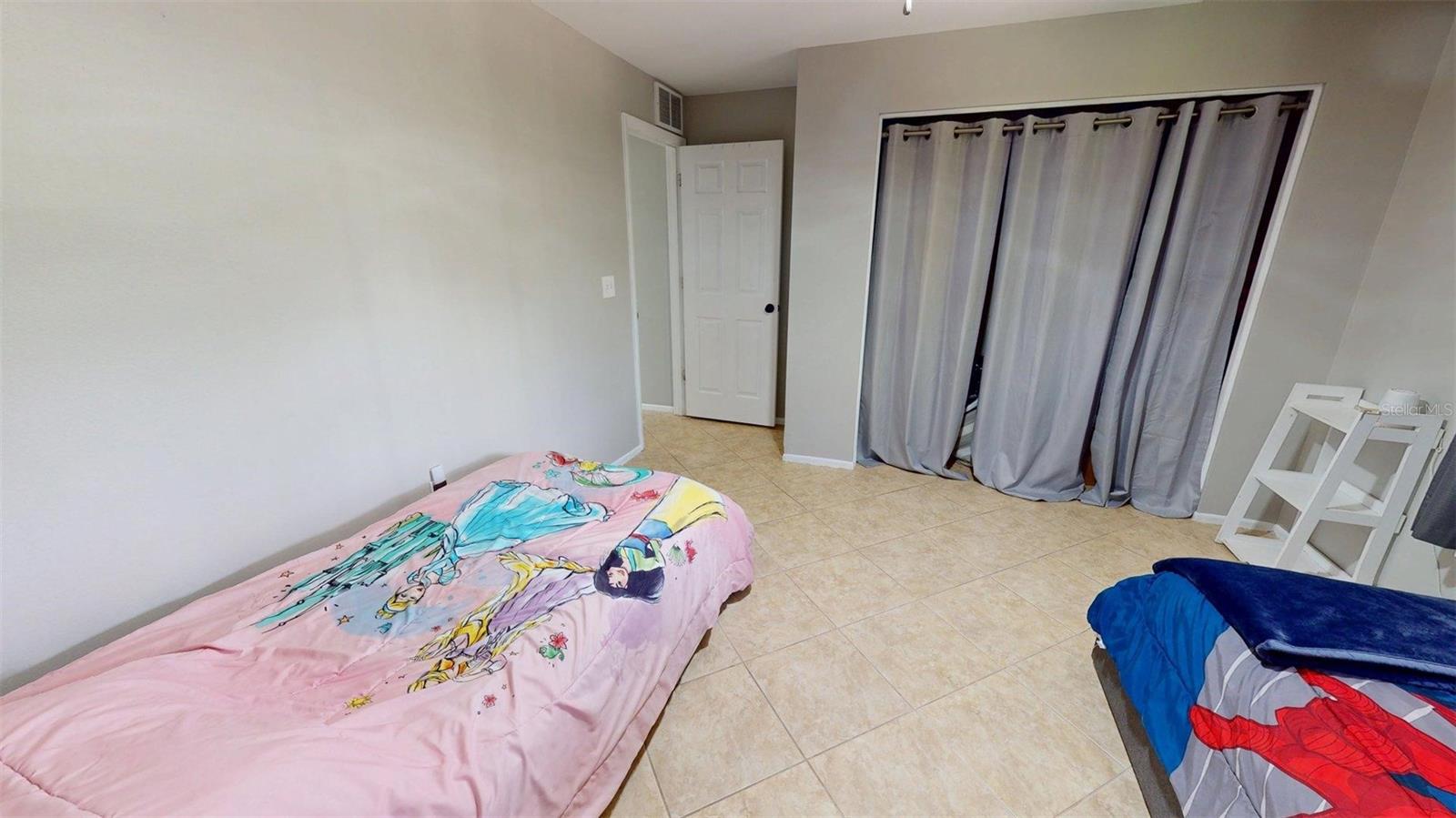 2461 Gold Oak Ct E Property Photo 21