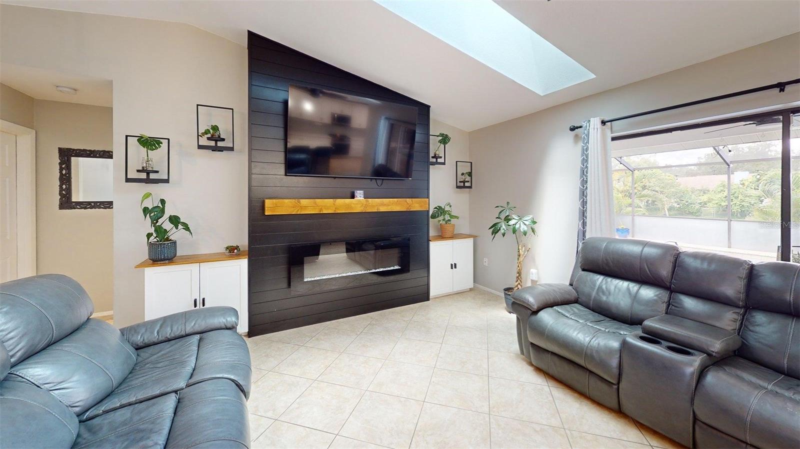 2461 Gold Oak Ct E Property Photo 24