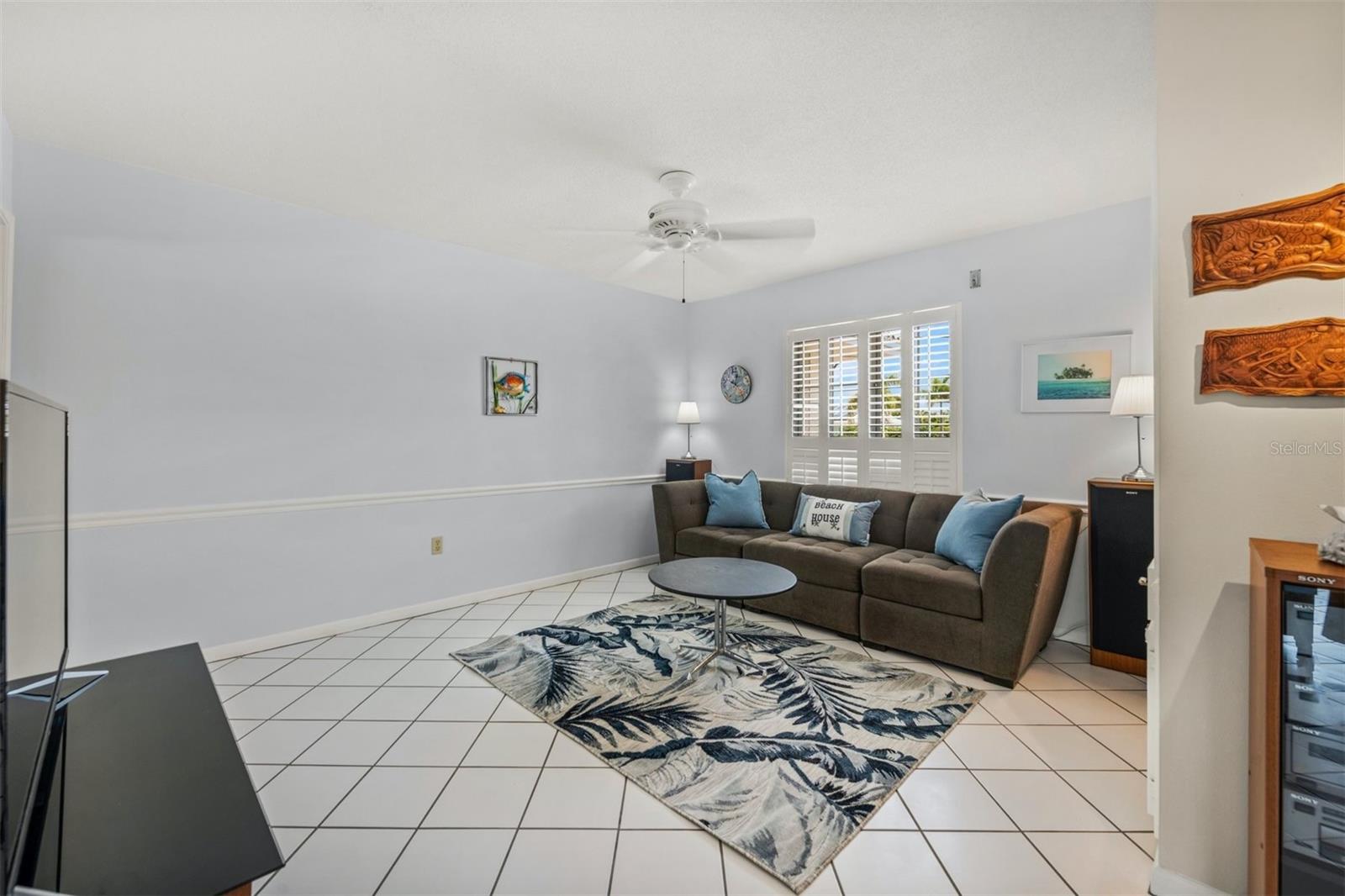 614 Gladstone Ln Property Photo 28