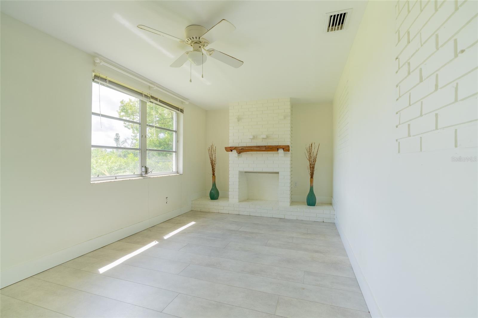 605 Barnes Pkwy Property Photo 24