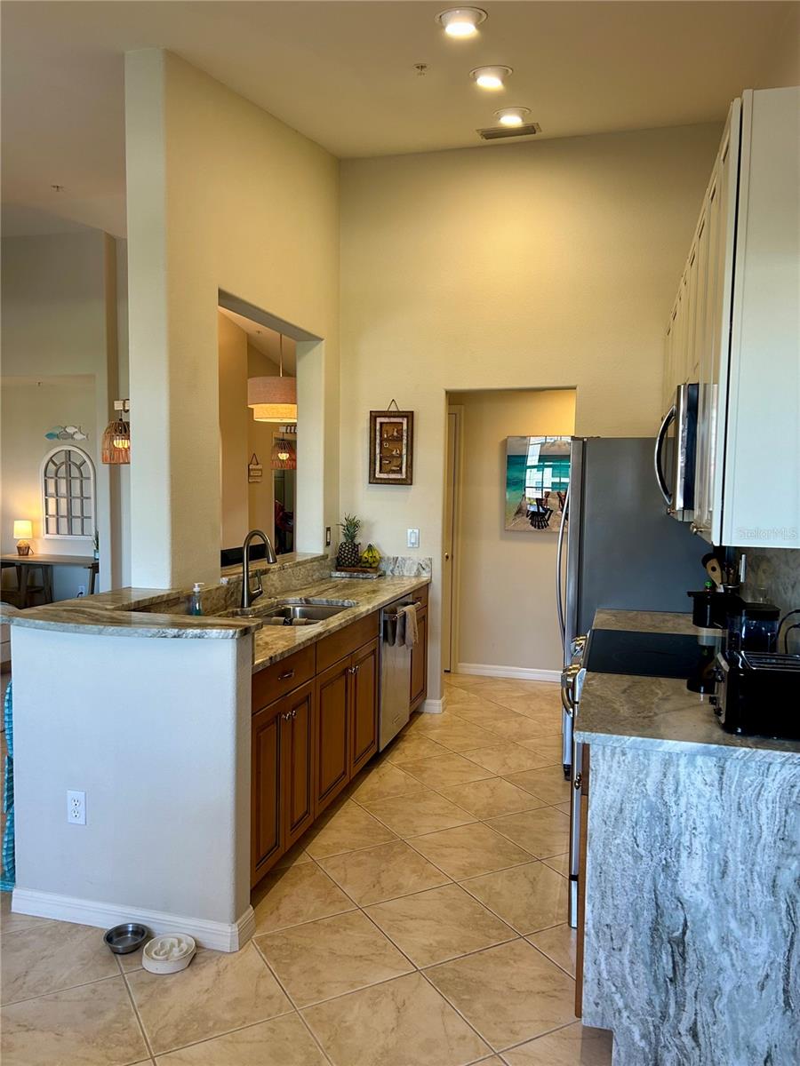 980 Cooper St #402 Property Photo 12