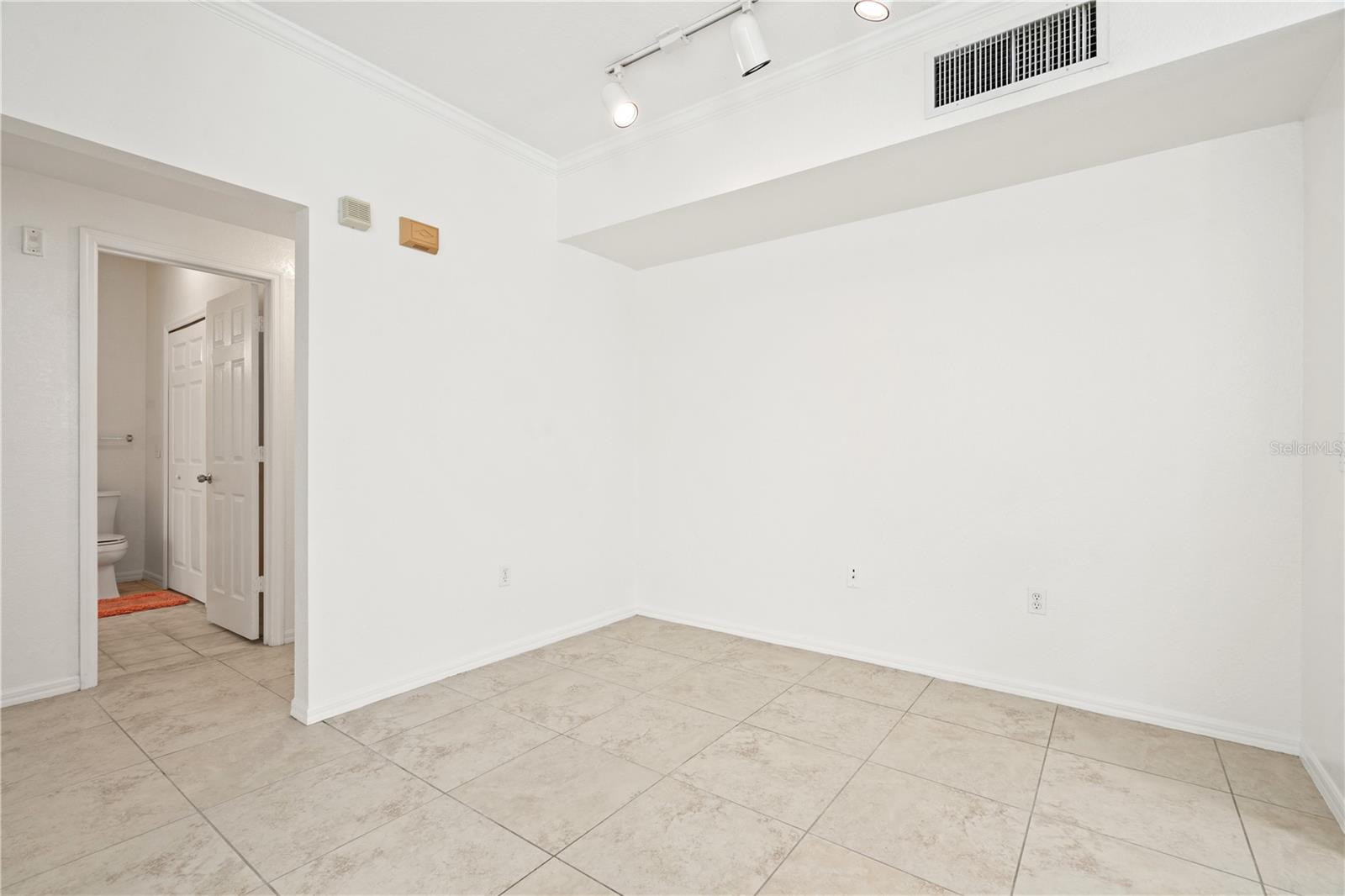 5561 Rosehill Rd #103 Property Photo 13