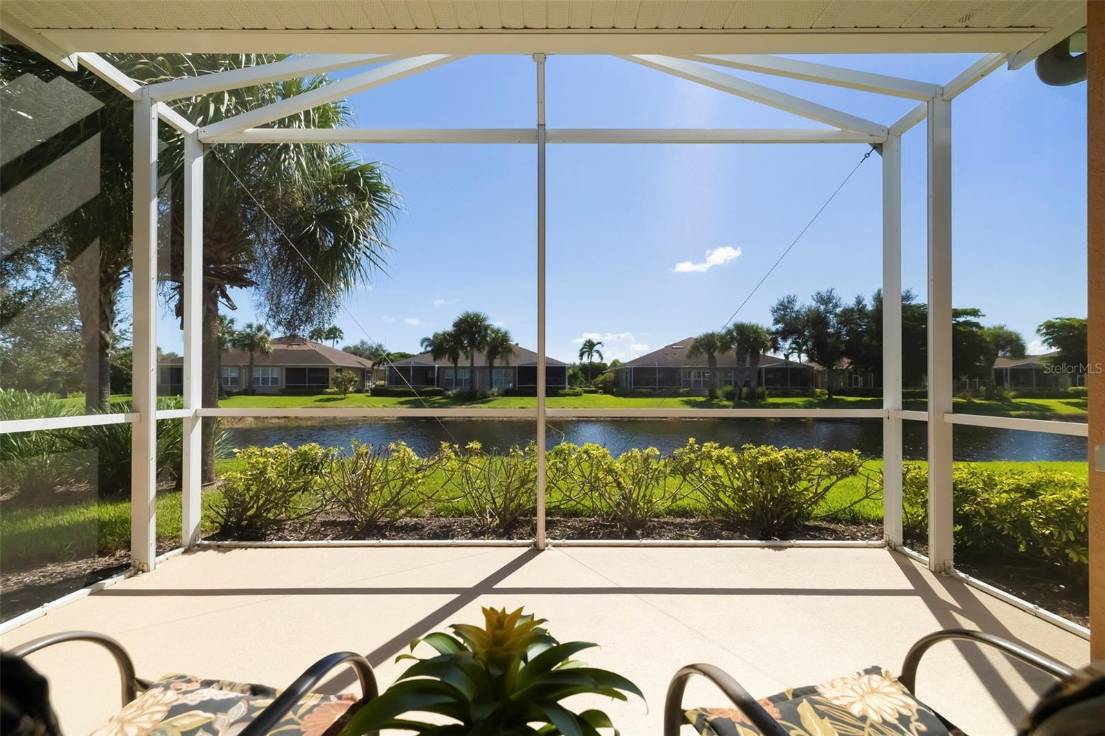 292 Capulet Dr Property Photo 16