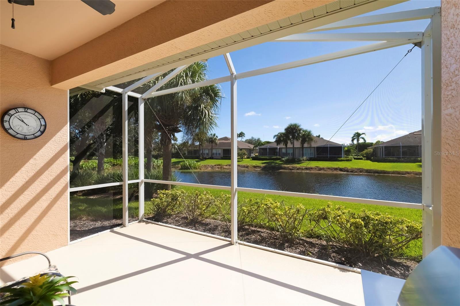 292 Capulet Dr Property Photo 18