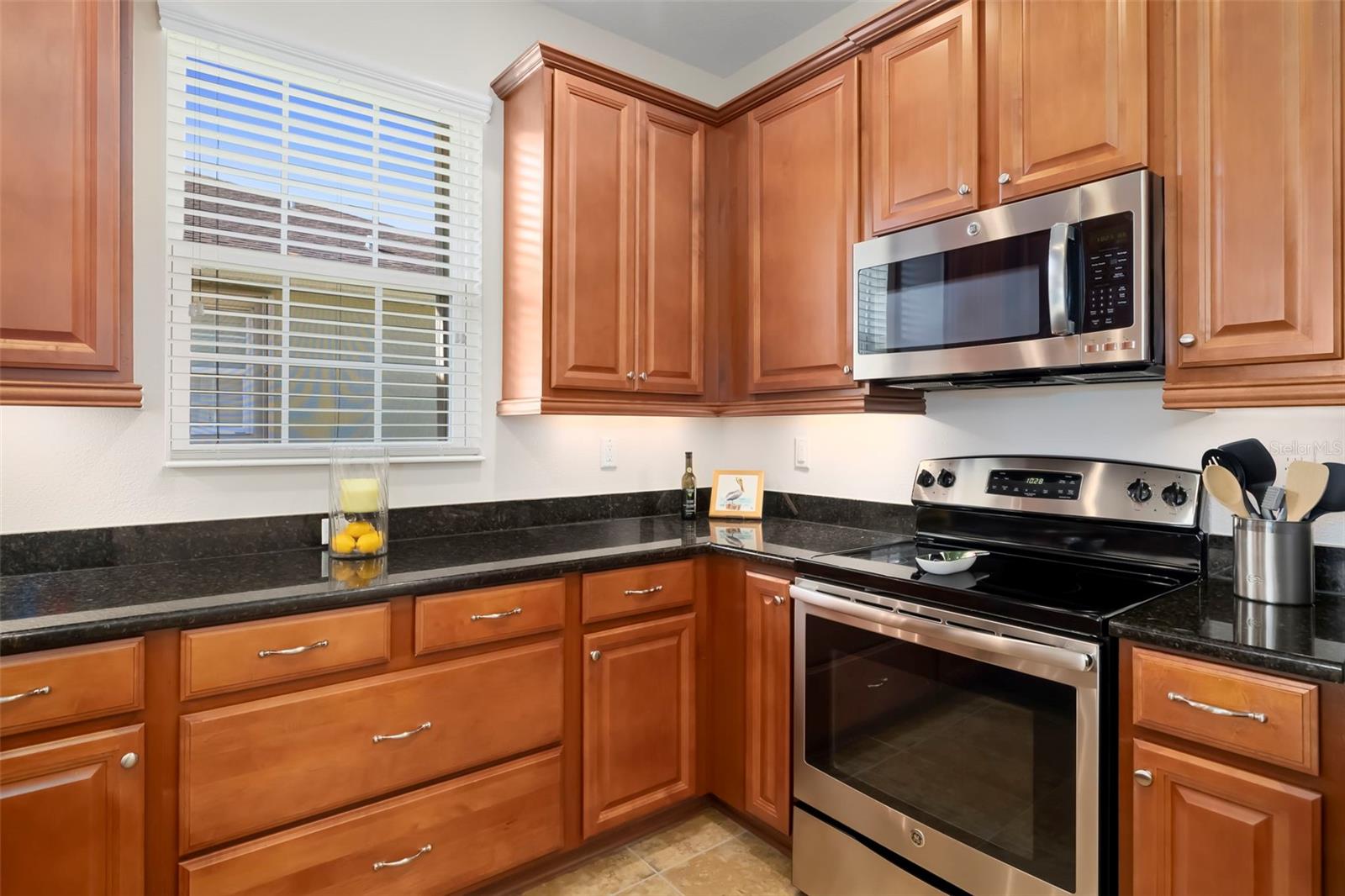 292 Capulet Dr Property Photo 24
