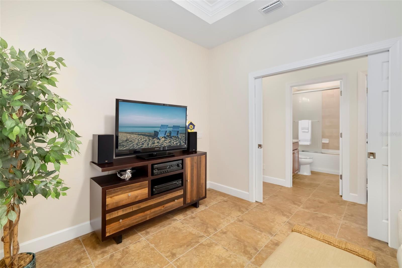 292 Capulet Dr Property Photo 42