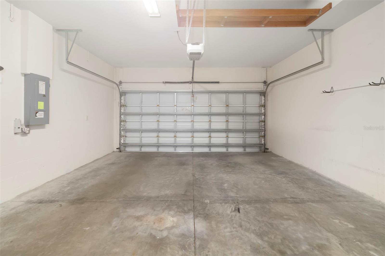 292 Capulet Dr Property Photo 49