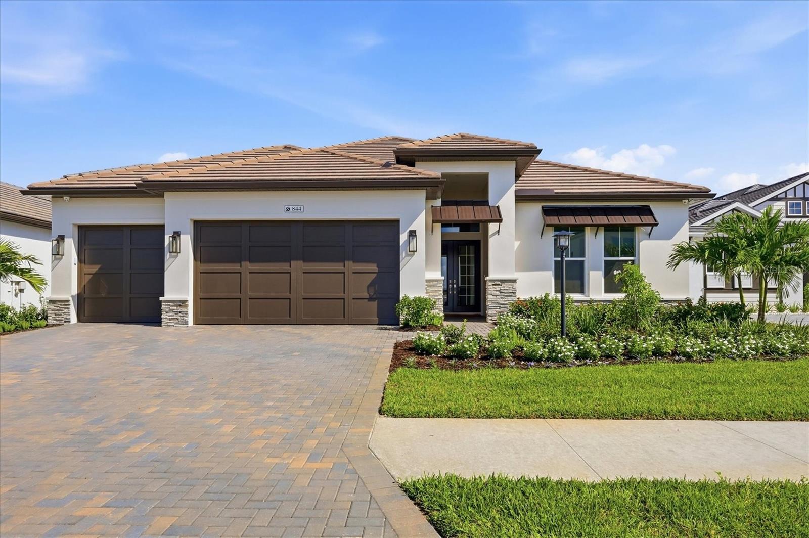 844 Blue Shell Loop Property Photo 1
