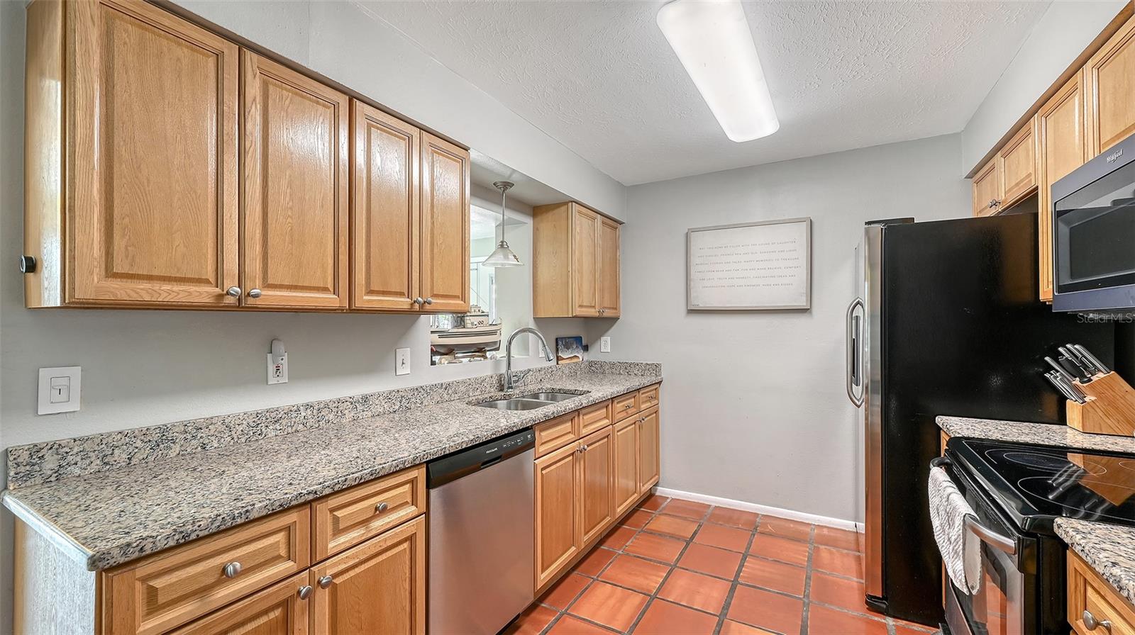 5338 Foxwood Dr Property Photo 7