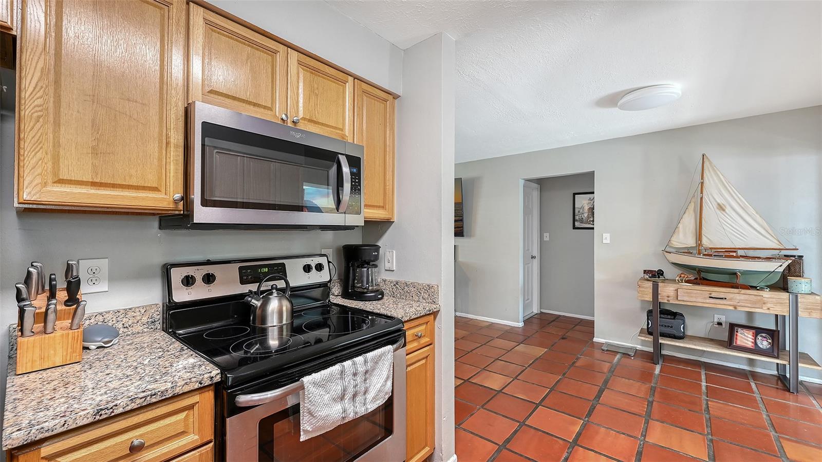 5338 Foxwood Dr Property Photo 8