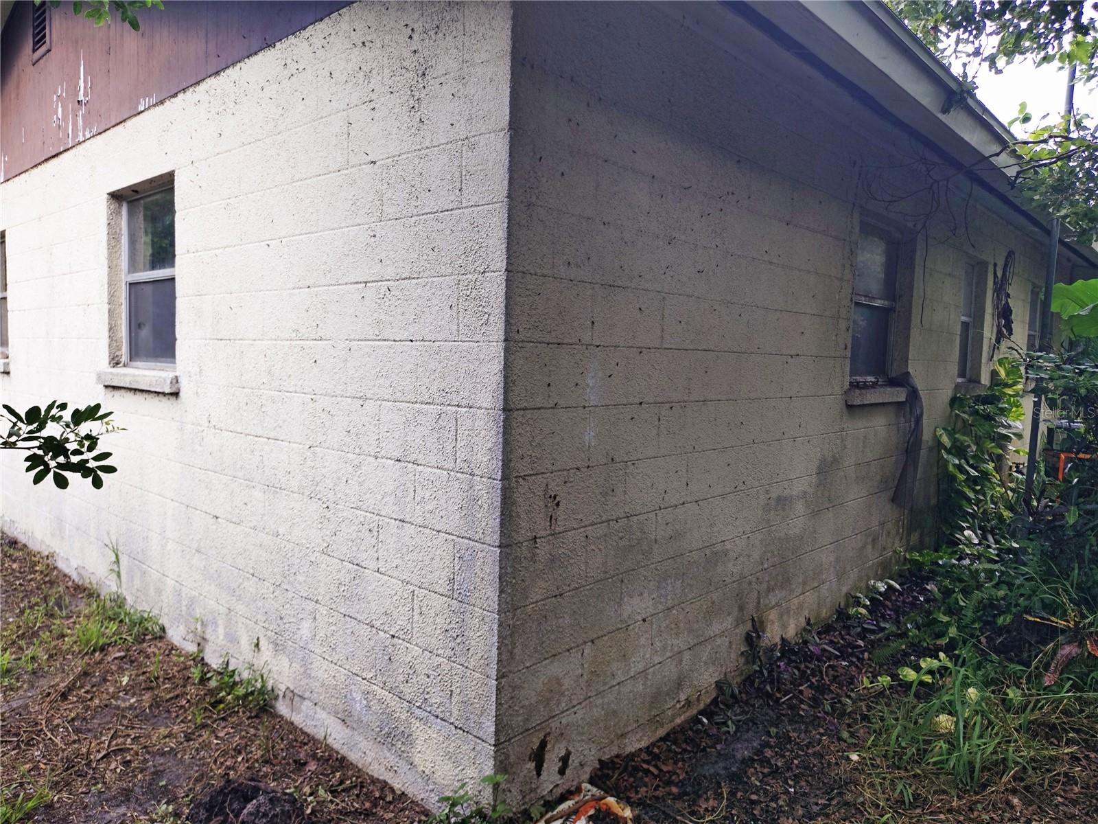 5731 7th St E Property Photo 3