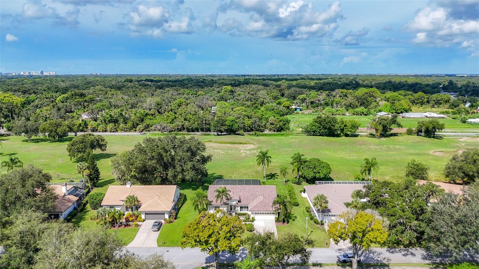 4415 Highland Oaks Cir Property Photo 3