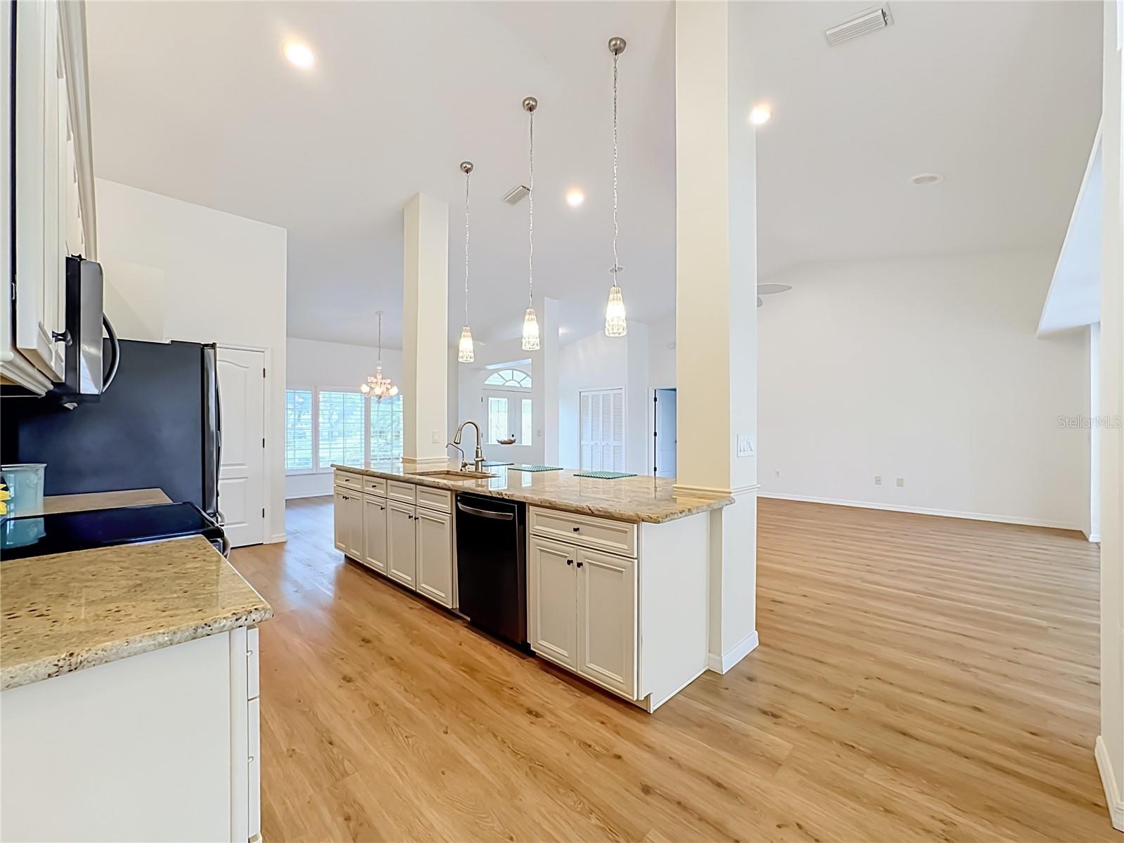 4415 Highland Oaks Cir Property Photo 21