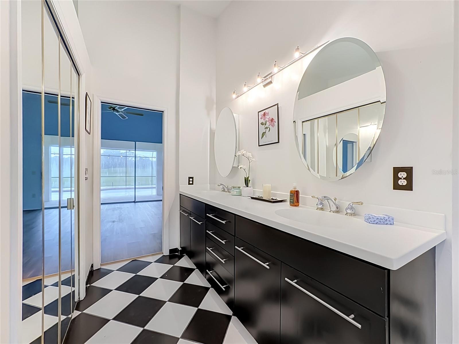 4415 Highland Oaks Cir Property Photo 34