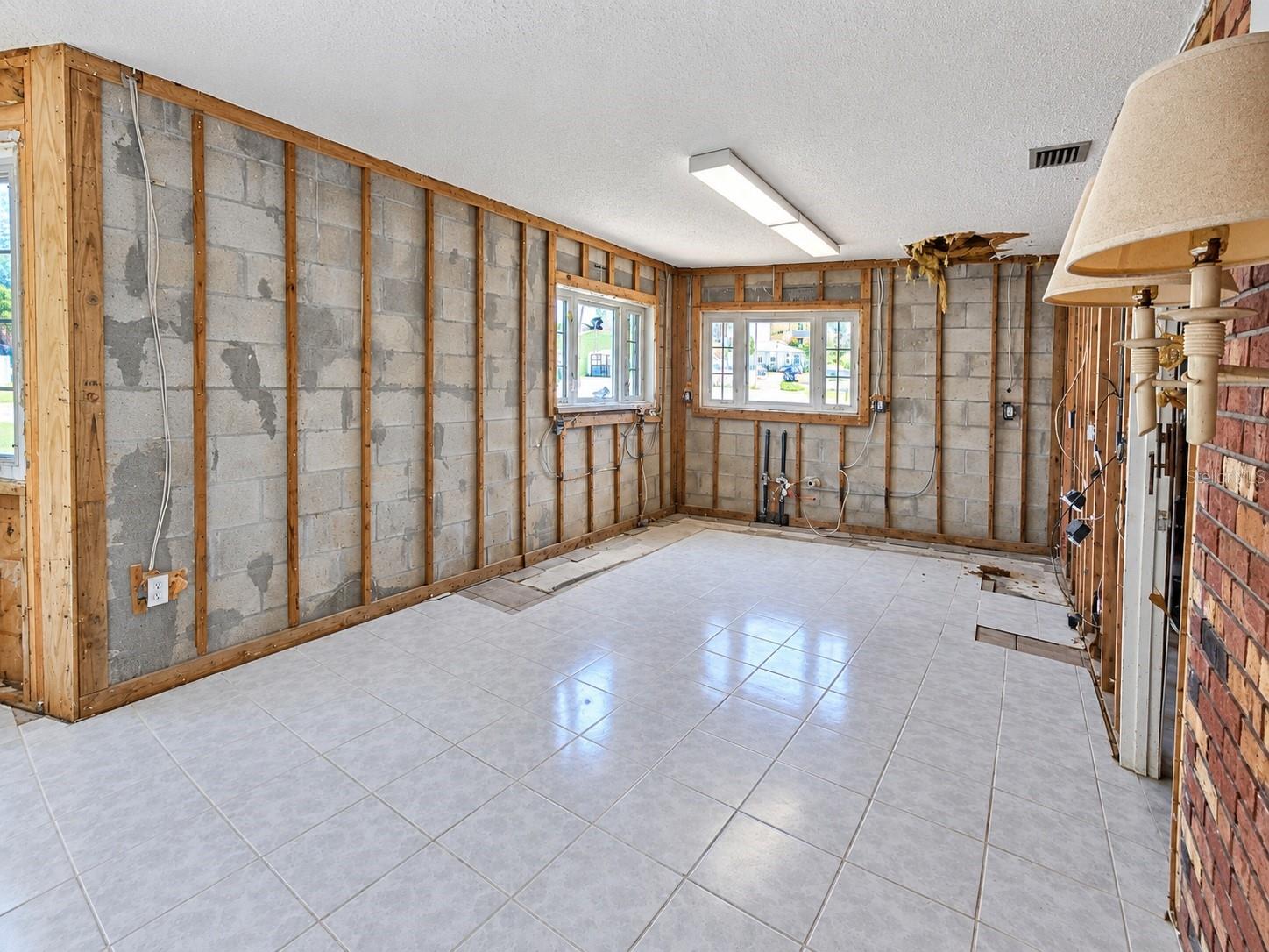 13401 1st St E Property Photo 9