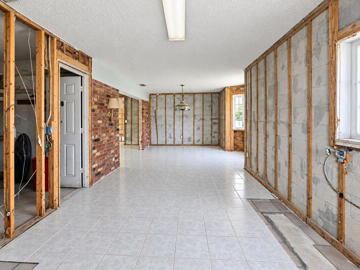 13401 1st St E Property Photo 13