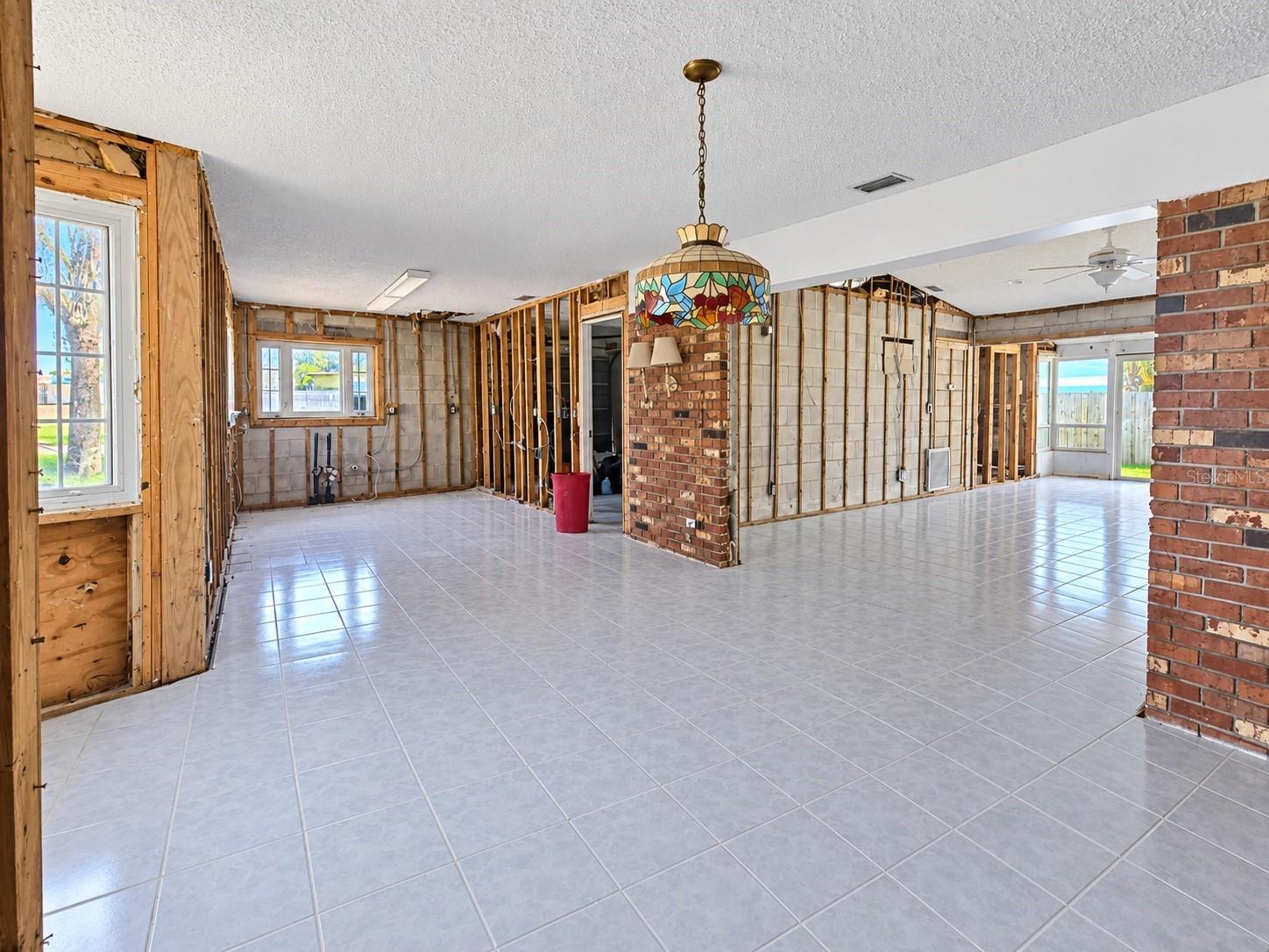 13401 1st St E Property Photo 14