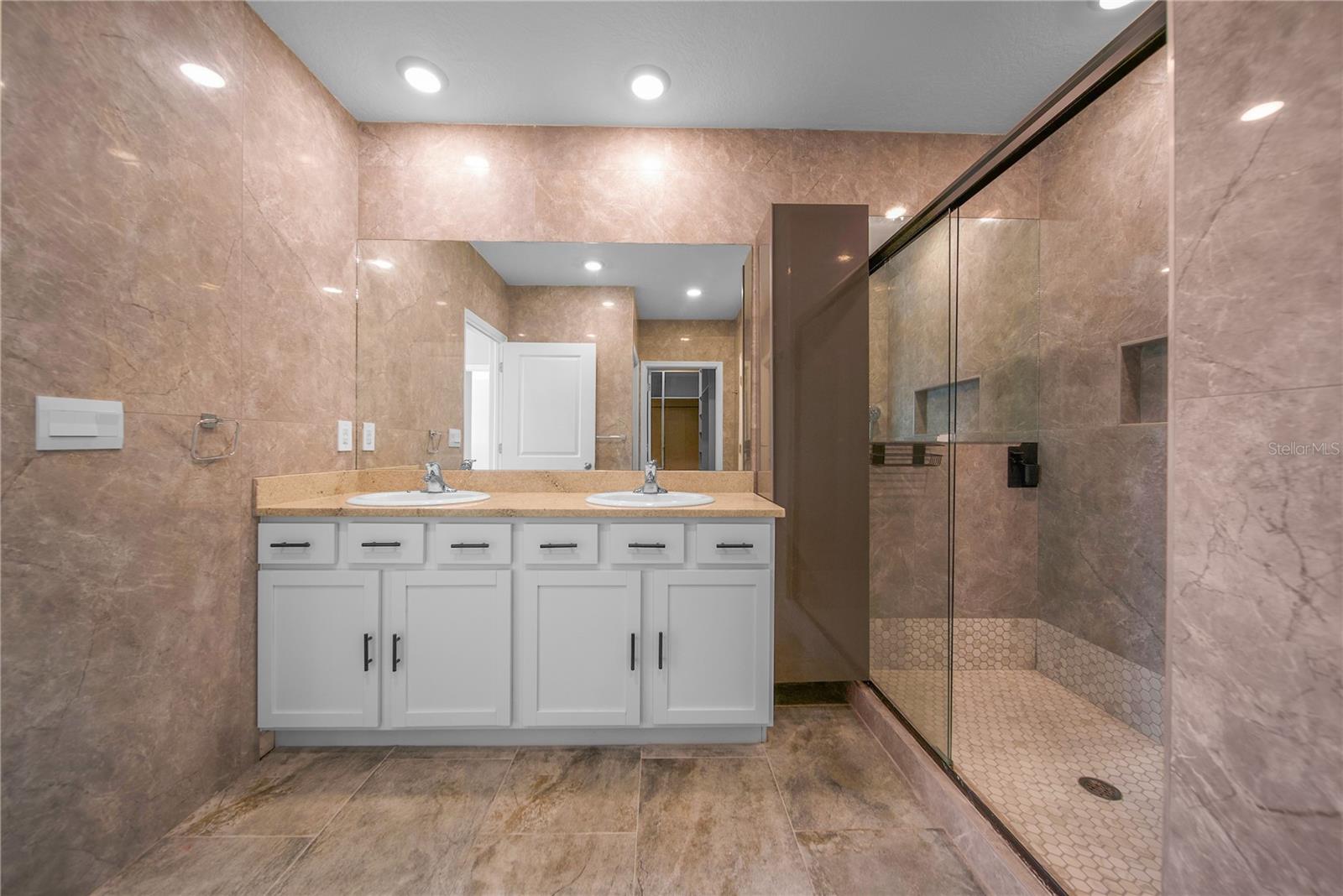 5120 Vecchio Ct Property Photo 31