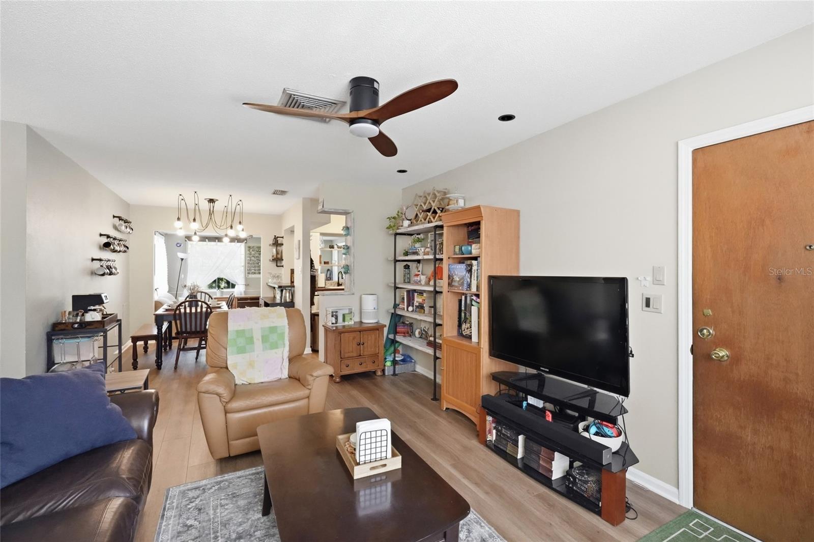 4507 9th St W #i8 Property Photo 5